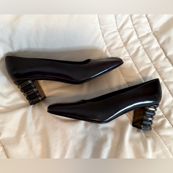 Stuart Weitzman dark brown and gold heels - Picture 10 of 11